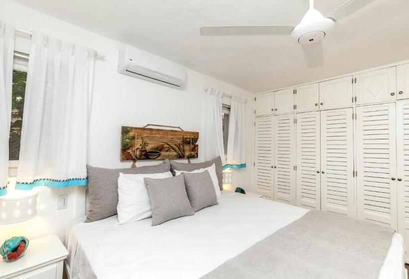 سوییت سوپریور, Los Corales Beach Village