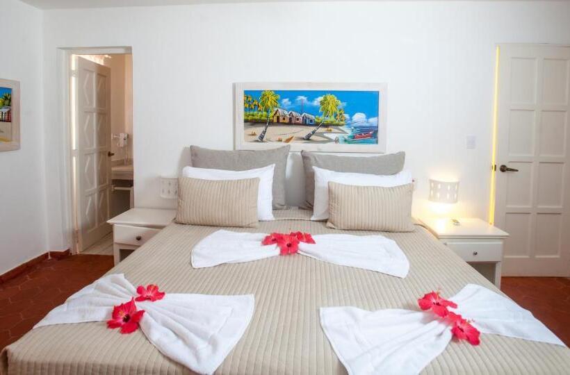 Economy Studio, Los Corales Beach Village