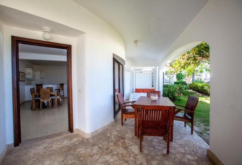 سوئیت مستر, Los Corales Beach Village