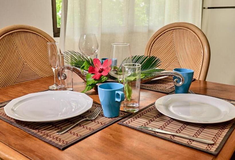 سوییت سوپریور, Los Corales Beach Village