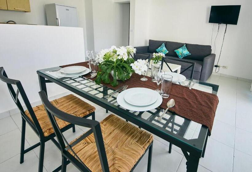 آپارتمان 1 خوابه با چشمانداز استخر, Los Corales Beach Village