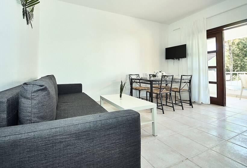 2-Bedroom Classic Apartment, Los Corales Beach Village