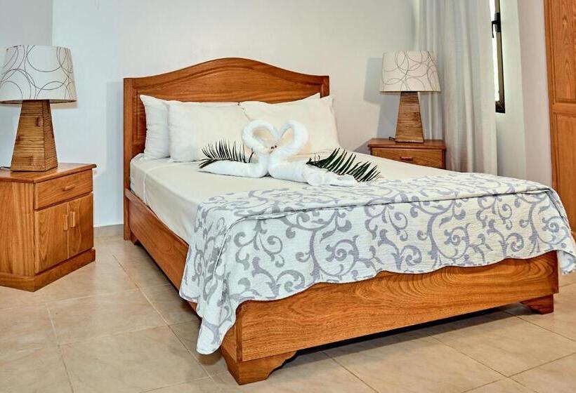 سوییت سوپریور, Los Corales Beach Village