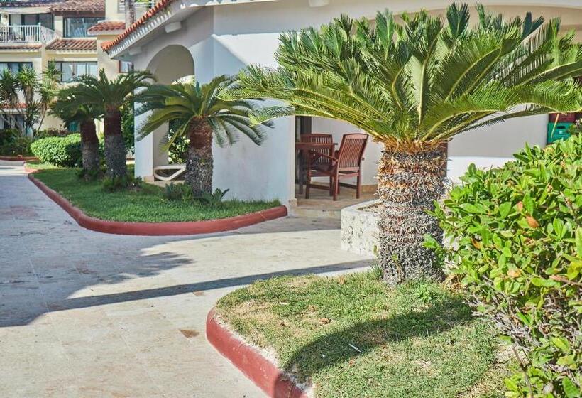 سوییت سوپریور, Los Corales Beach Village