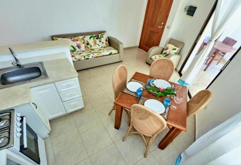 سوییت سوپریور, Los Corales Beach Village