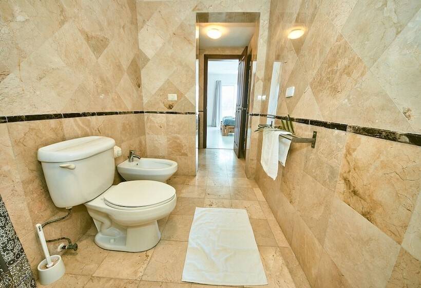 2-Bedroom Classic Apartment, Los Corales Beach Village