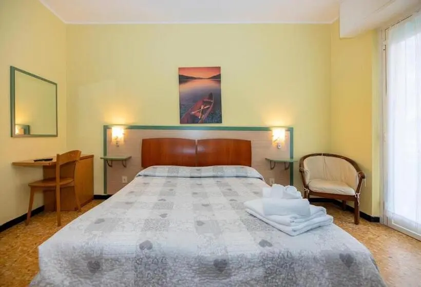 スタンダード４人部屋, Villa Adriana