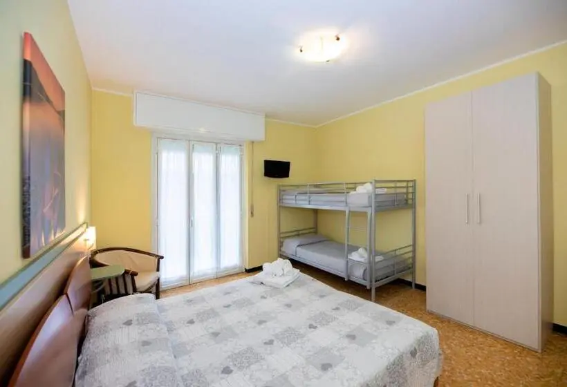 スタンダード４人部屋, Villa Adriana
