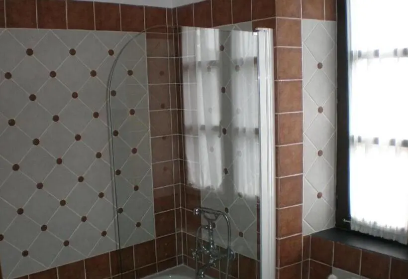 バスタブ付きスタンダードルーム, Y Apartamentos Penarronda Playa