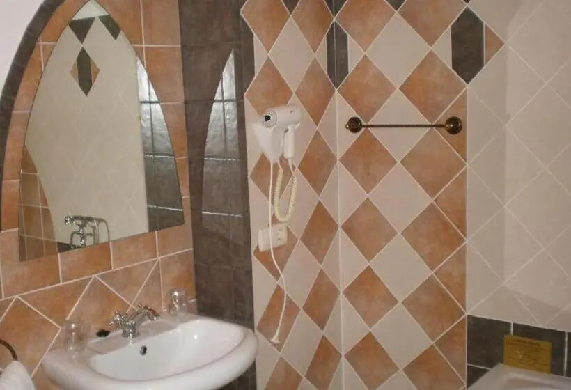 デラックススイート, Y Apartamentos Penarronda Playa