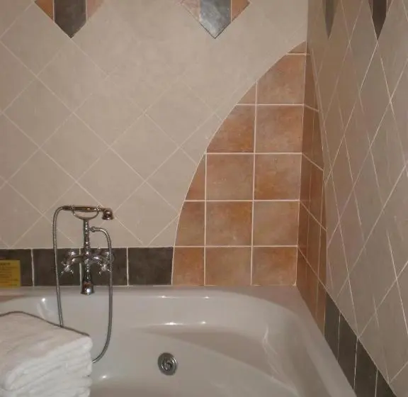 デラックススイート, Y Apartamentos Penarronda Playa