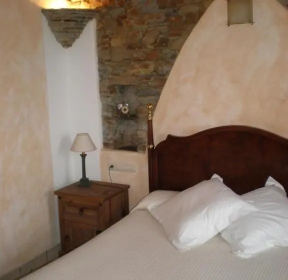 デラックススイート, Y Apartamentos Penarronda Playa