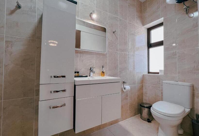 اتاق استاندارد سه تخته با چشمانداز باغ, Il Gardjola Bed And Breakfast