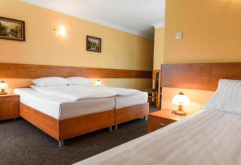 Номер Стандарт Трехместный, Motel Arkadia