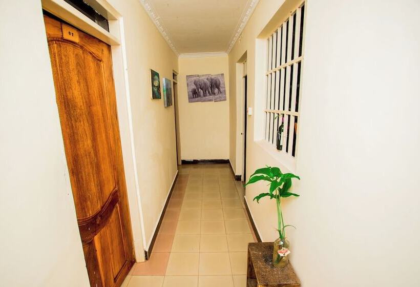 스탠다드 트리플 룸, The Secret Garden Hotel Moshi