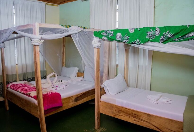 스탠다드 트리플 룸, The Secret Garden Hotel Moshi