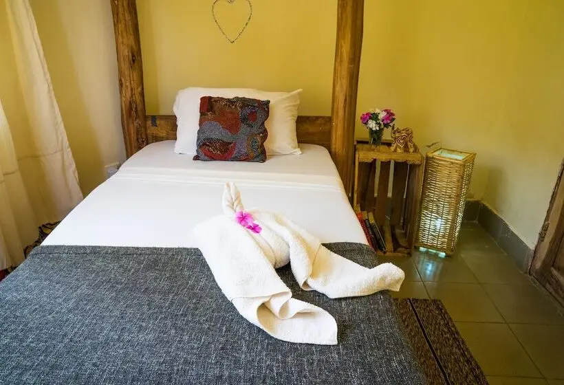 اتاق استاندارد یک نفره, The  Secret  Garden  Hotel  Moshi