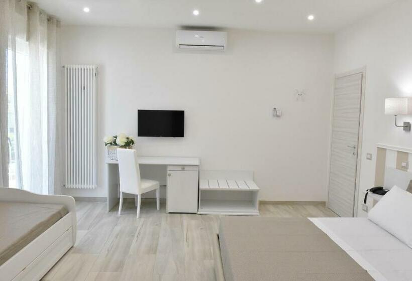 غرفة ديلوكس مزودة بشرفة, Finestre Sul Borgo