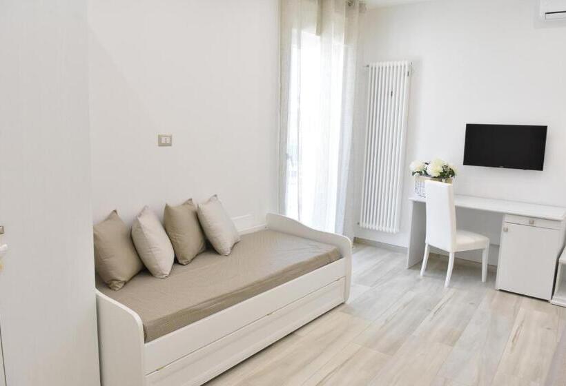 غرفة ديلوكس مزودة بشرفة, Finestre Sul Borgo