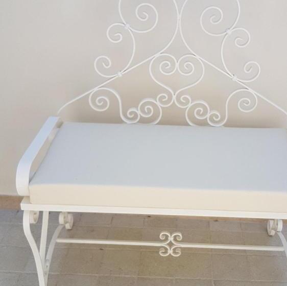 جناح ديلوكس, Finestre Sul Borgo