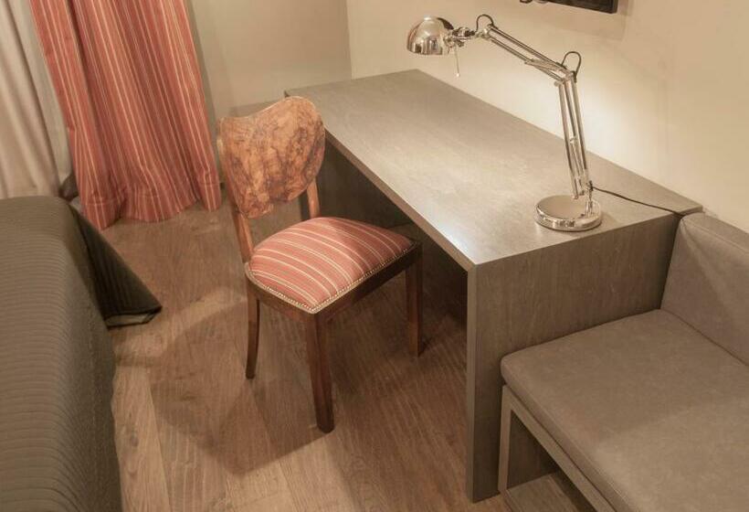 חדר סטנדרט, Novecento