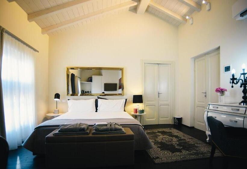 اتاق سوپریور با تخت بزرگ, Palazzo Gozzi Bed & Beauty