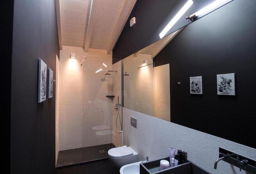 اتاق سوپریور با تخت بزرگ, Palazzo Gozzi Bed & Beauty