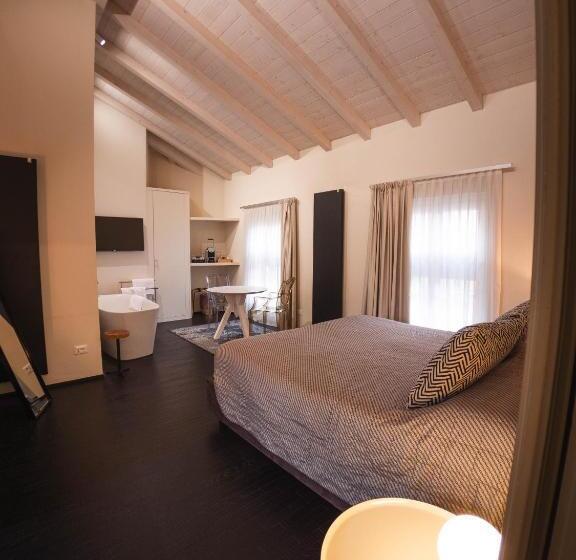 اتاق سوپریور با تخت بزرگ, Palazzo Gozzi Bed & Beauty