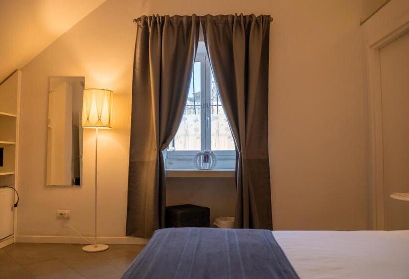 اتاق استاندارد, Sotto Le Stelle Ai Decumani