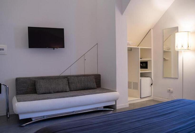 اتاق استاندارد, Sotto Le Stelle Ai Decumani