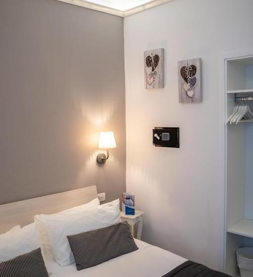 اتاق اکونومی, Sotto Le Stelle Ai Decumani