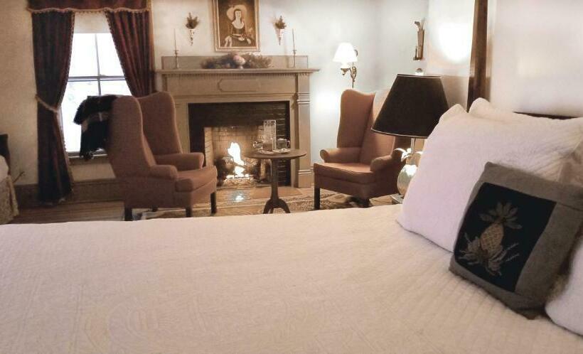 חדר סטנדרט עם מיטת קינג, Timbercliffe Cottage Inn