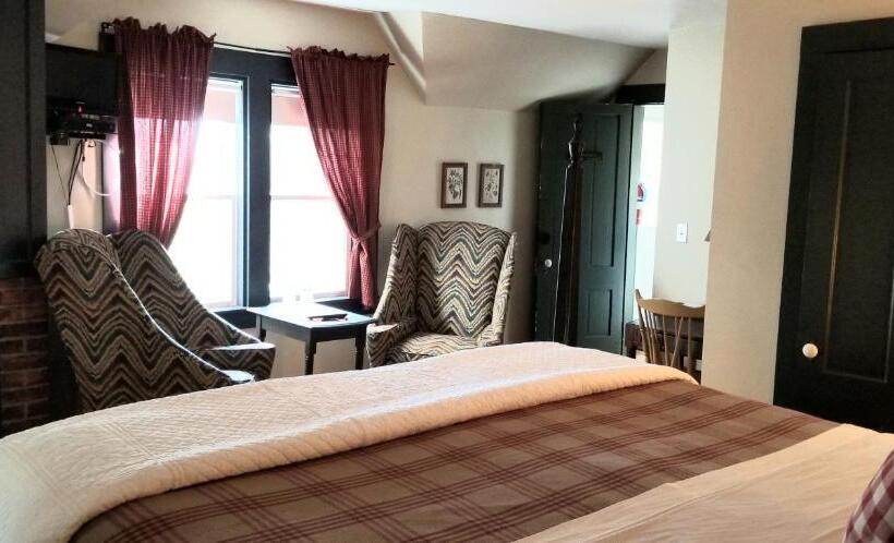 디럭스 룸 킹사이즈 침대, Timbercliffe Cottage Inn