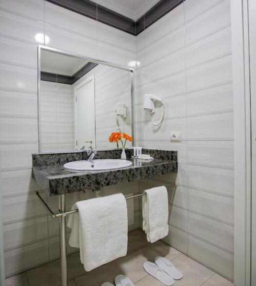 اتاق استاندارد با چشم‌انداز کوهستان, Elysium