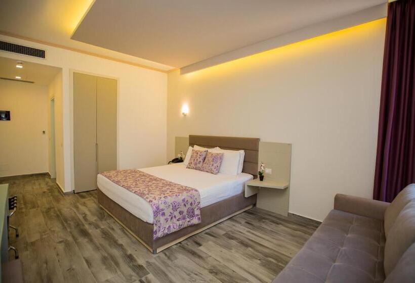 اتاق سوپریور با چشم‌انداز جانبی دریا, Elysium