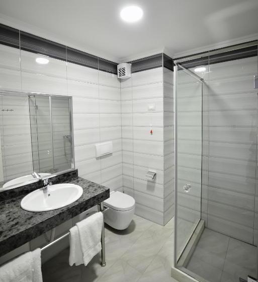 اتاق لوکس با چشم‌انداز دریا, Elysium