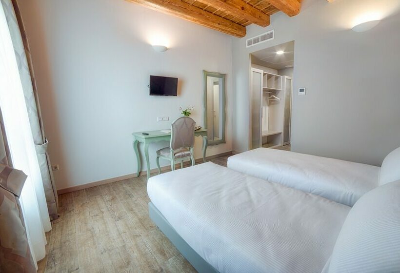 غرفة كلاسيكية, Fracanzana