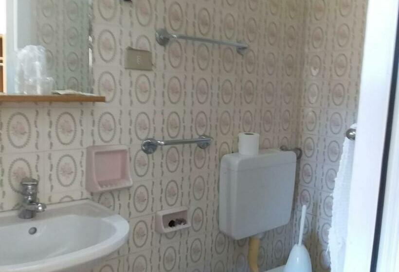 חדר סטנדרט, Gino