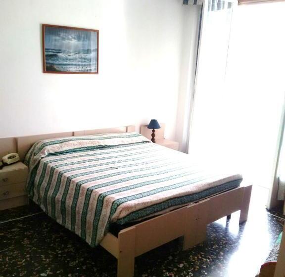 חדר אקונומי יחיד, Gino