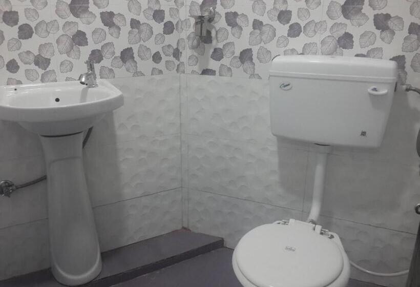 Standard Yhden Hengen Huone, Holiday Era