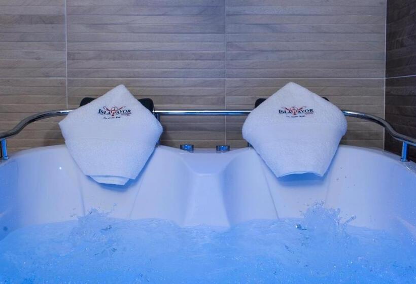 جناح مزود بجاكوزى, Isla Mayor