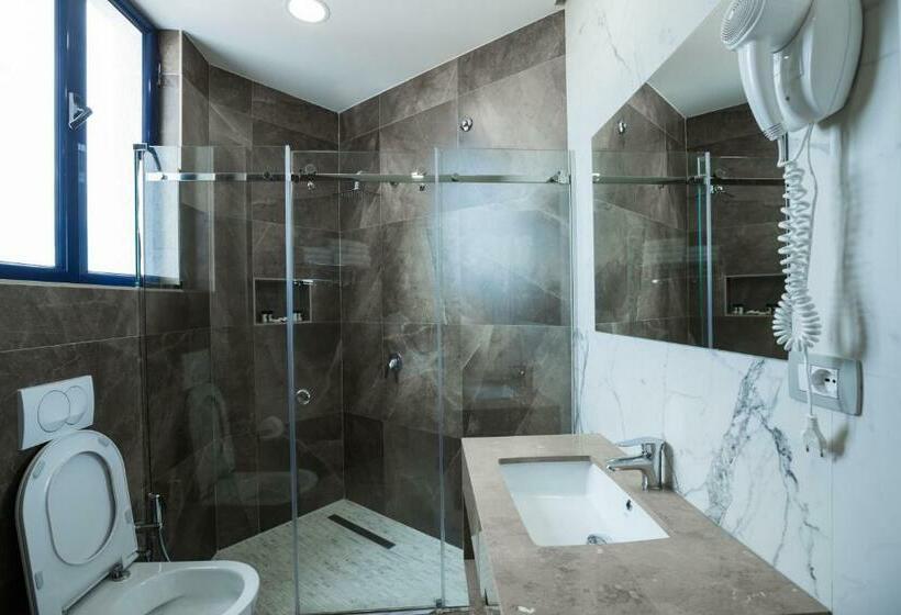 패밀리 룸, Mirage