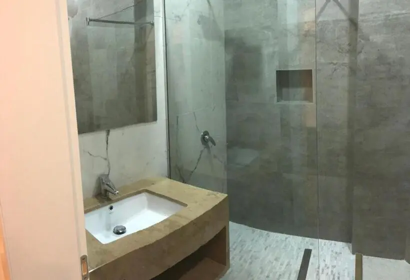 اتاق استاندارد, Mirage