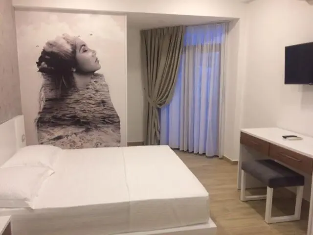 اتاق استاندارد با بالکن, Mirage
