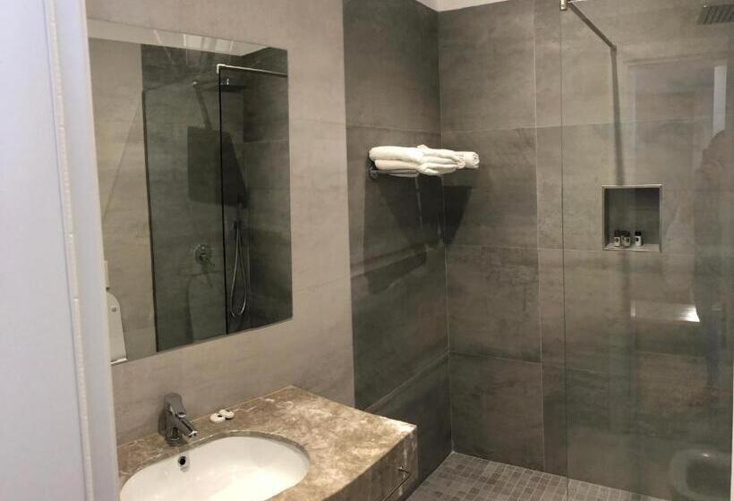 주니어 스위트, Mirage