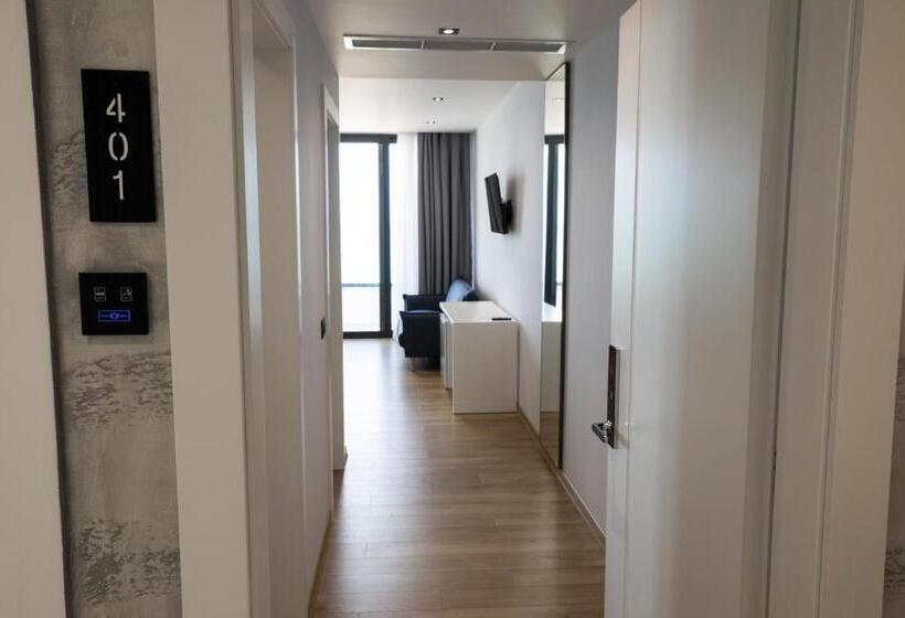 디럭스 룸, Mirage