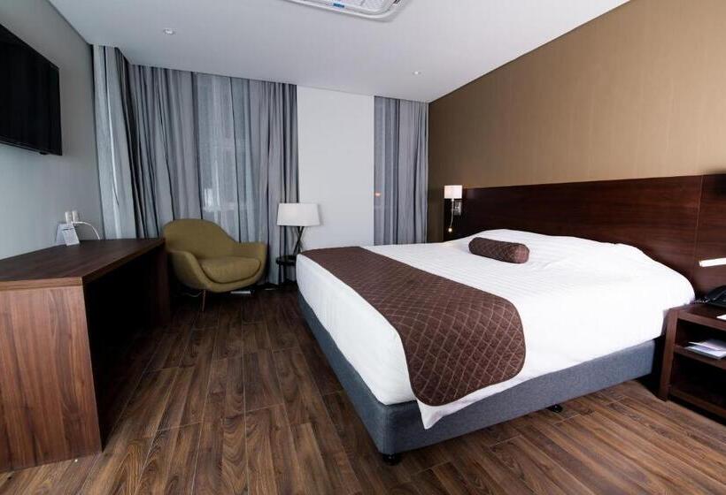 חדר סטנדרט, Rennova