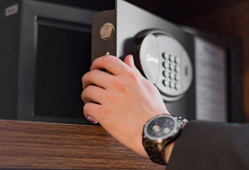 חדר סטנדרט, Rennova