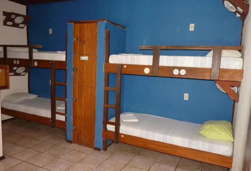 スタンダード4人部屋, Maresias Hostel & Suites