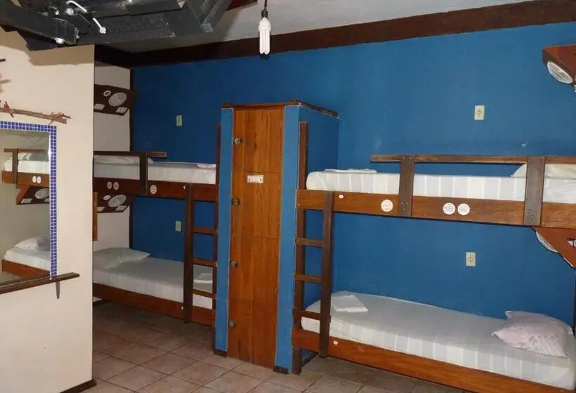 スタンダード4人部屋, Maresias Hostel & Suites